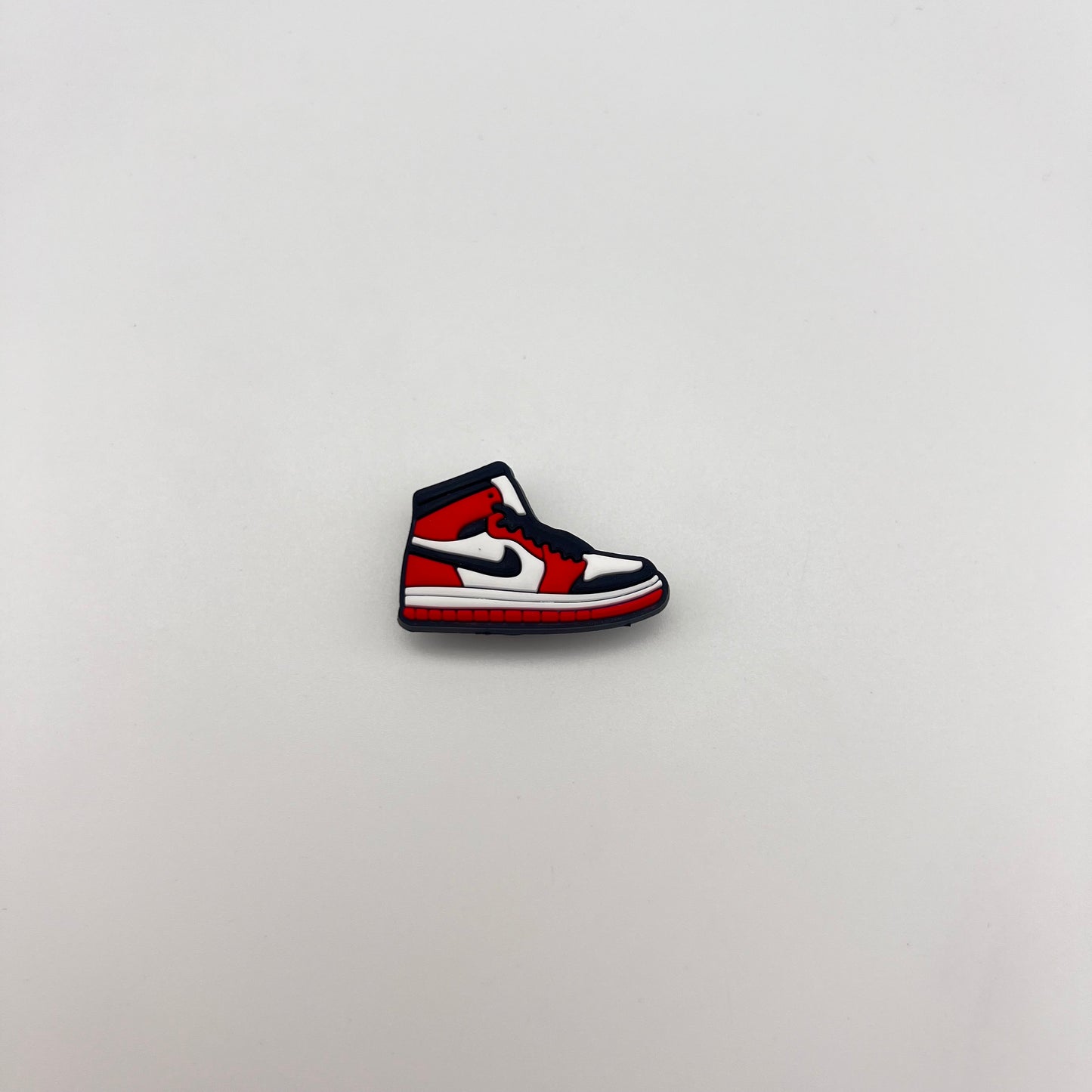 RED SNEAKER - CROC CHARM (039)