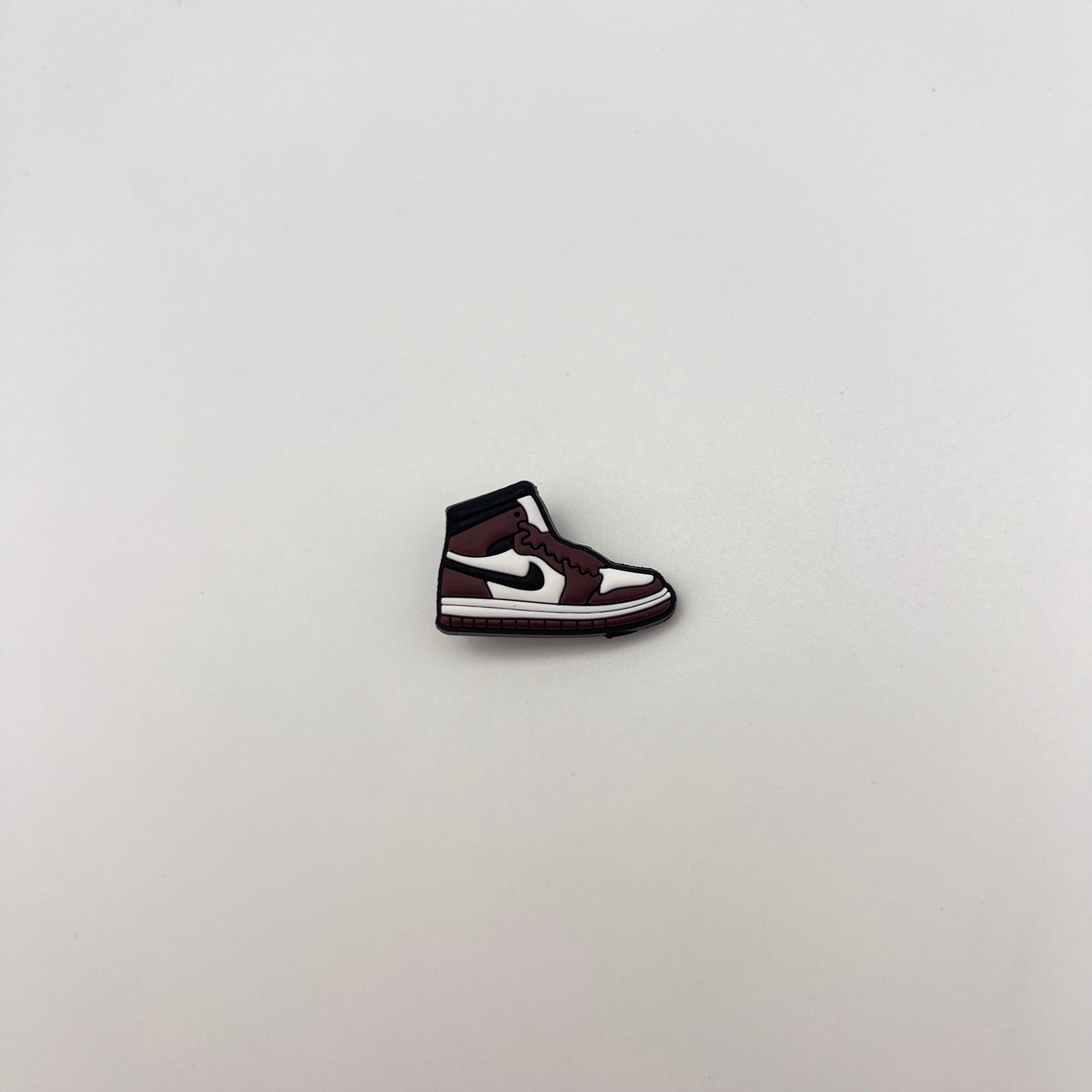 BROWN SNEAKER - CROC CHARM (157)