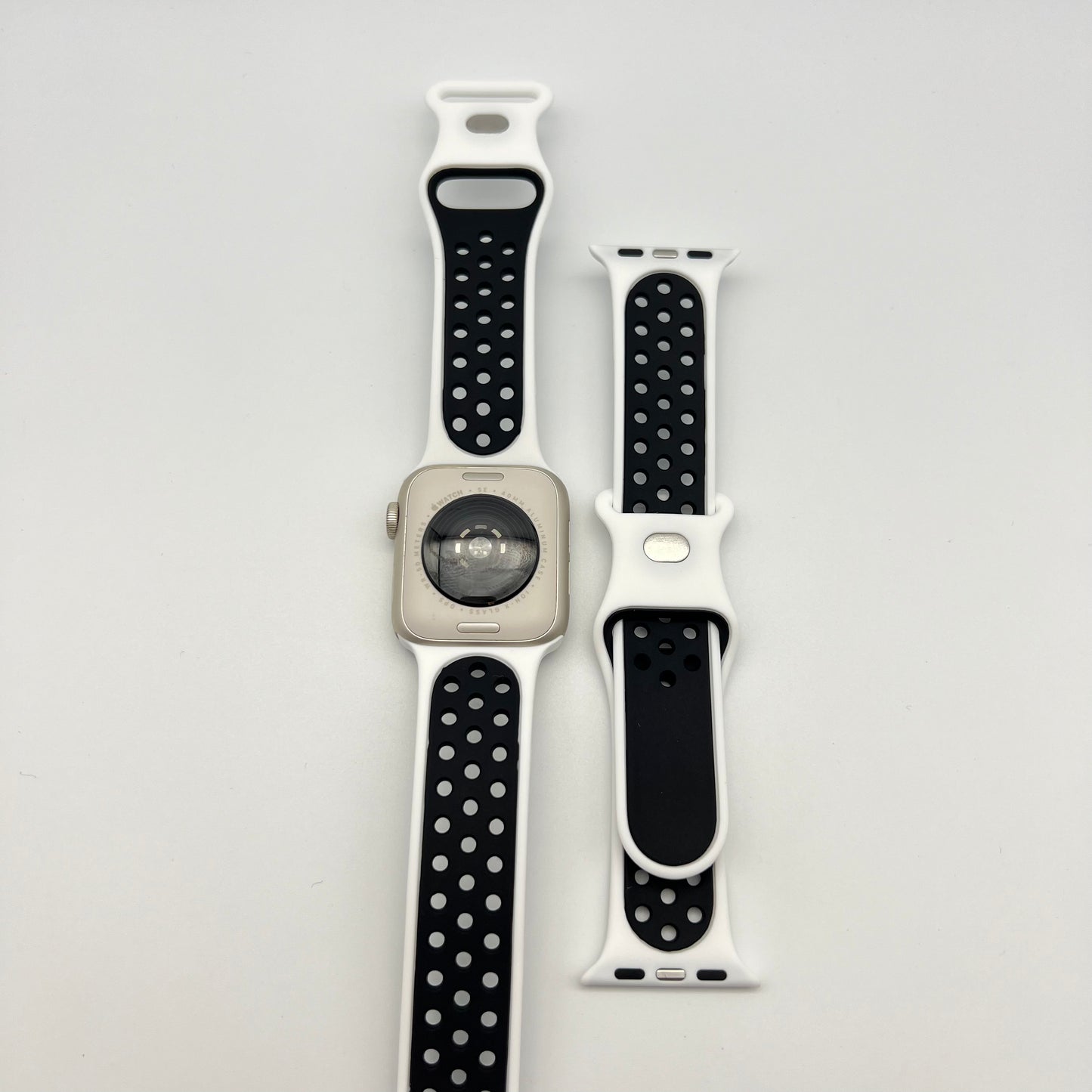 SILICONE SPORTS APPLE WATCH BAND - WHITE & BLACK (485 & 486)